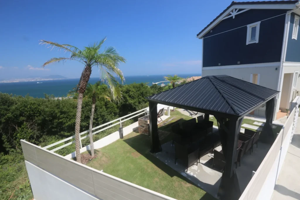 Ocean Resort Awajiの外観と庭