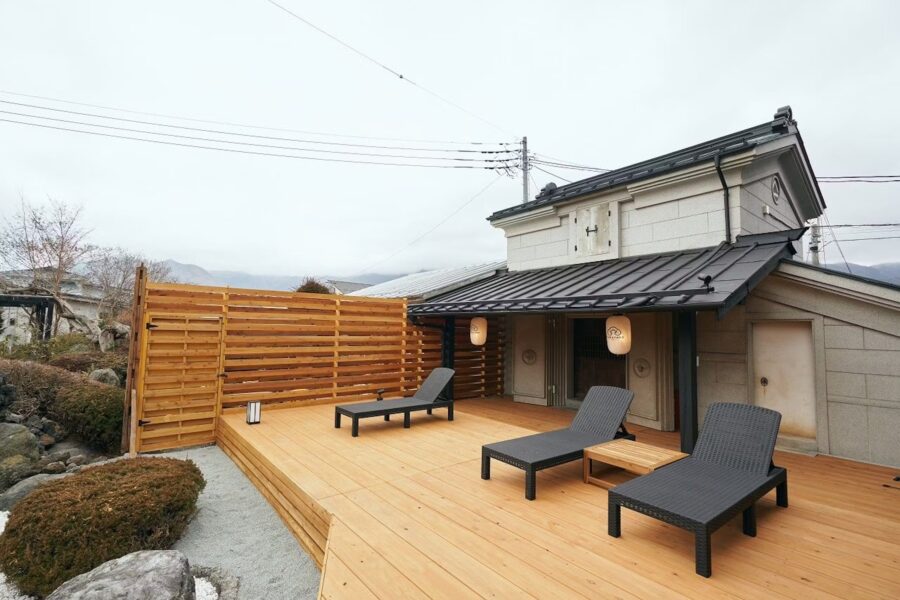 KURA YARDのテラス