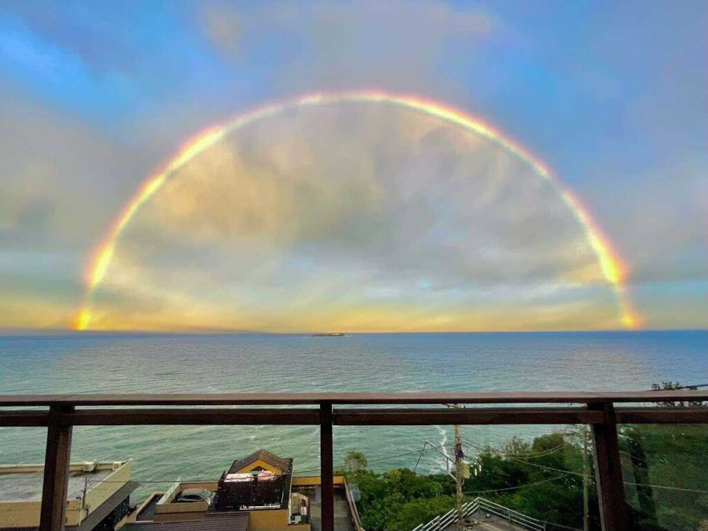 海彩テラス熱海のテラスから見る虹