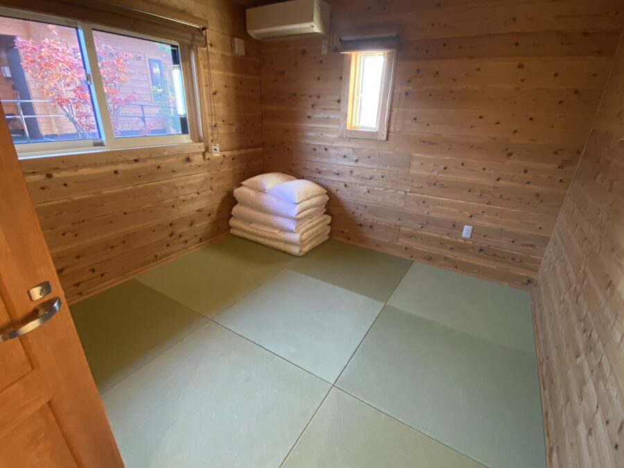 富士山リゾートログハウス ふようの宿の7人用コテージの寝室