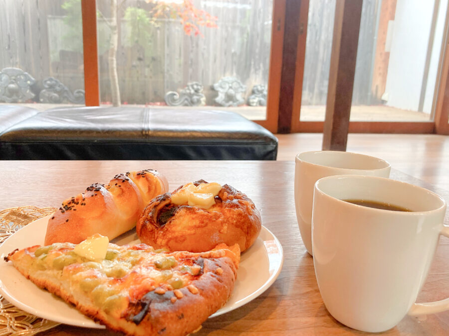 宇多津 古街の家 背山でトースターとコーヒーの朝食