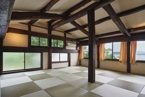 奥琵琶湖 四季亭の外観の畳スペース