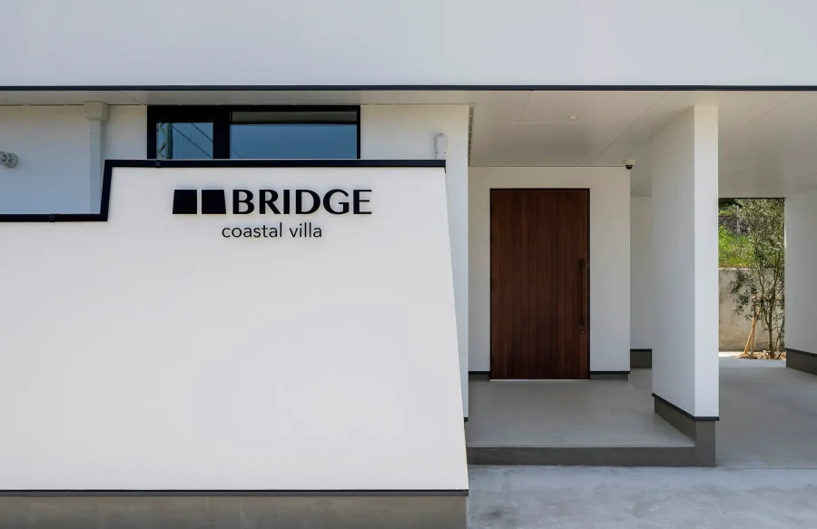 BRIDGE coastal villaの外観