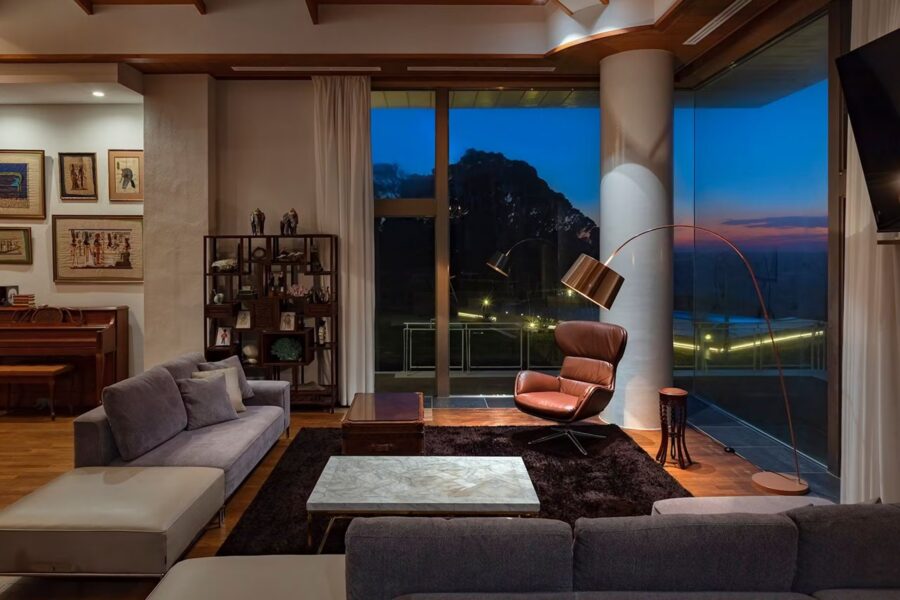 The TRAVELERS Chateau Tateyamaのリビング