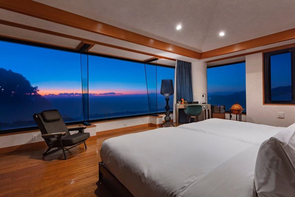 The TRAVELERS Chateau Tateyamaの寝室